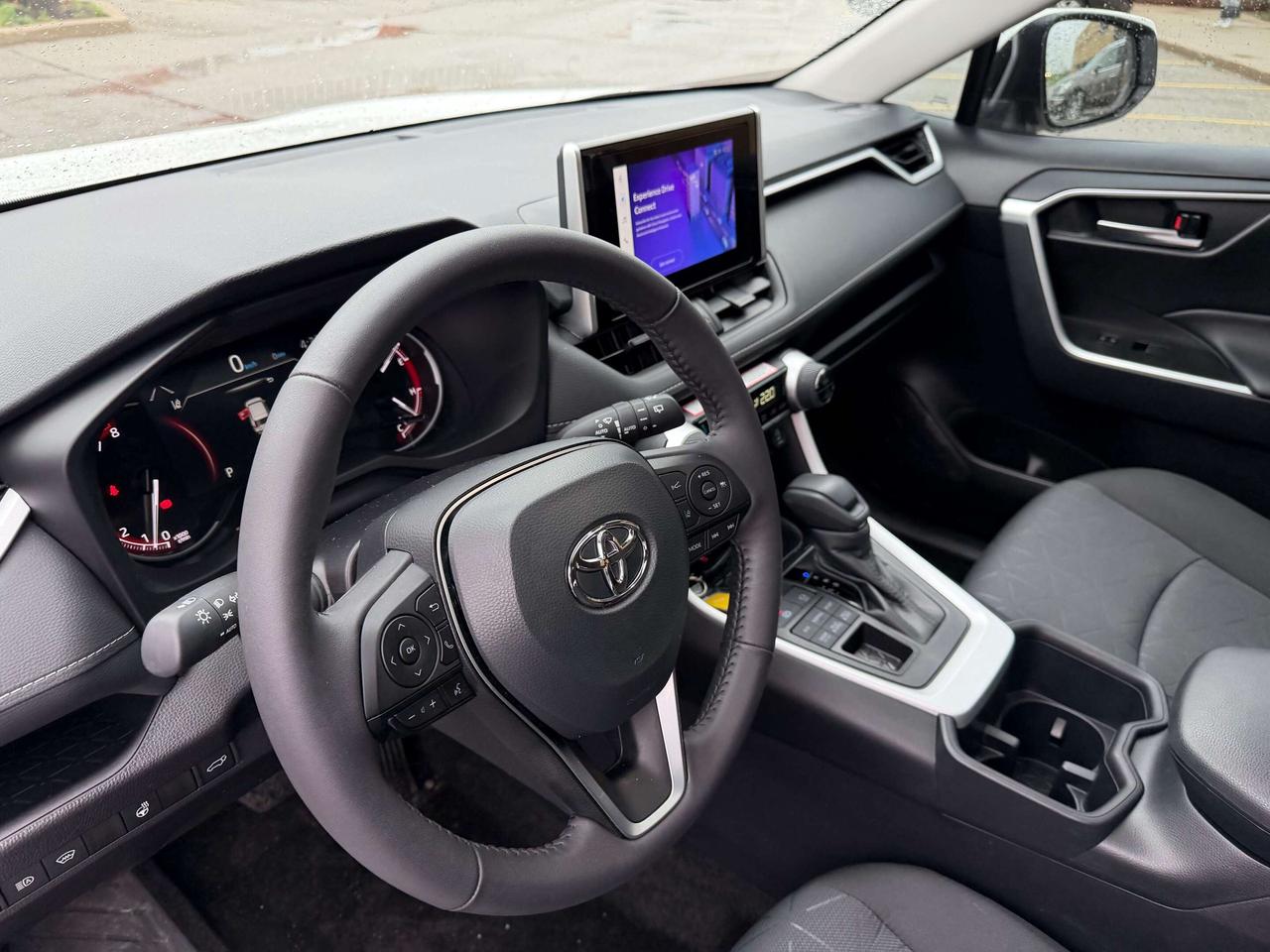 2025 Toyota RAV4 XLE AWD 1 OWNER CLEAN CARFAX CERTIFIED Photo