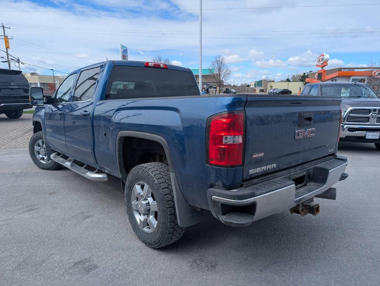 2018 GMC SIERRA 2500HD 4WD Crew Cab Standard Box SLE Photo