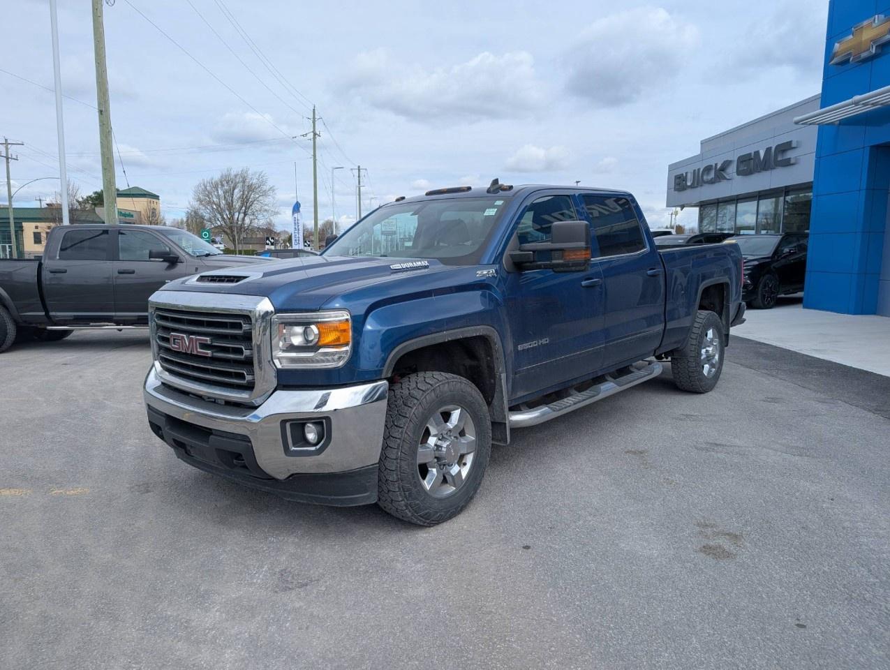 2018 GMC SIERRA 2500HD 4WD Crew Cab Standard Box SLE Photo