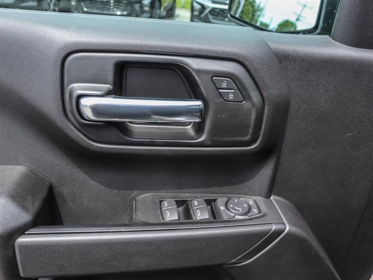 2026 GMC Sierra 1500 Crew Cab Short Box 4-Wheel Drive Pro Photo
