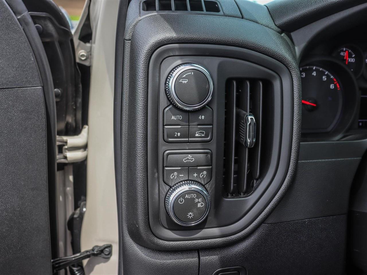 2026 GMC Sierra 1500 Crew Cab Short Box 4-Wheel Drive Pro Photo
