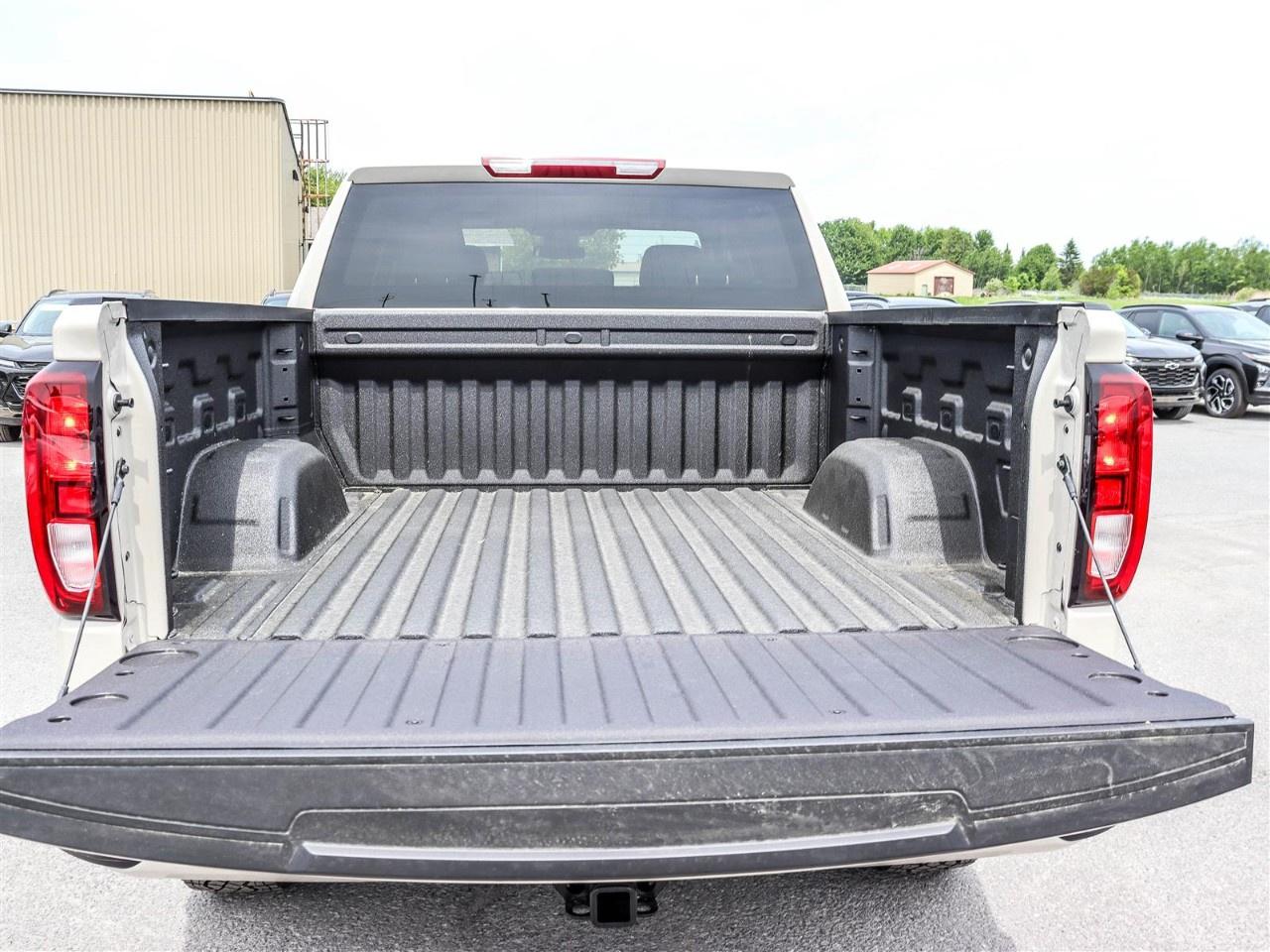 2026 GMC Sierra 1500 Crew Cab Short Box 4-Wheel Drive Pro Photo