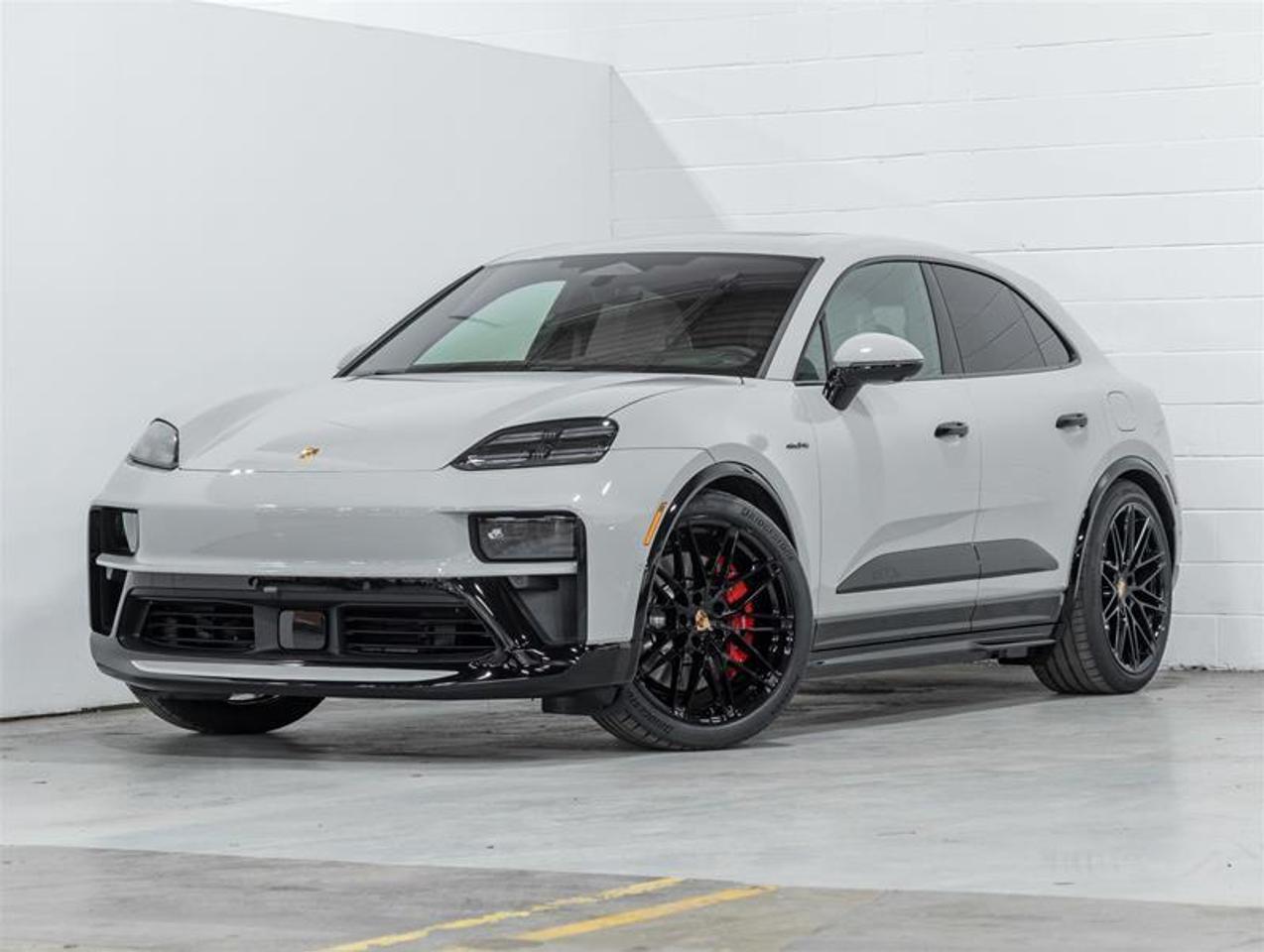 2026 Porsche Macan  Photo0