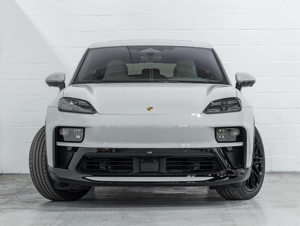 2026 Porsche Macan  Photo