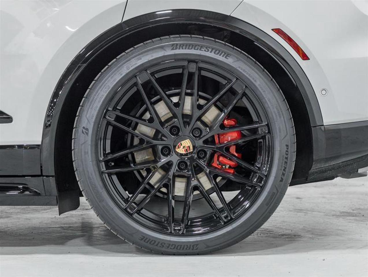 2026 Porsche Macan  Photo