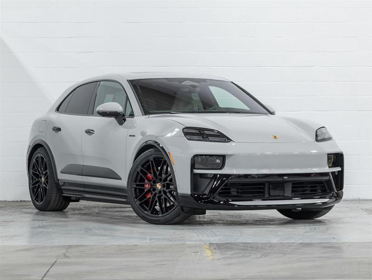 2026 Porsche Macan  Photo