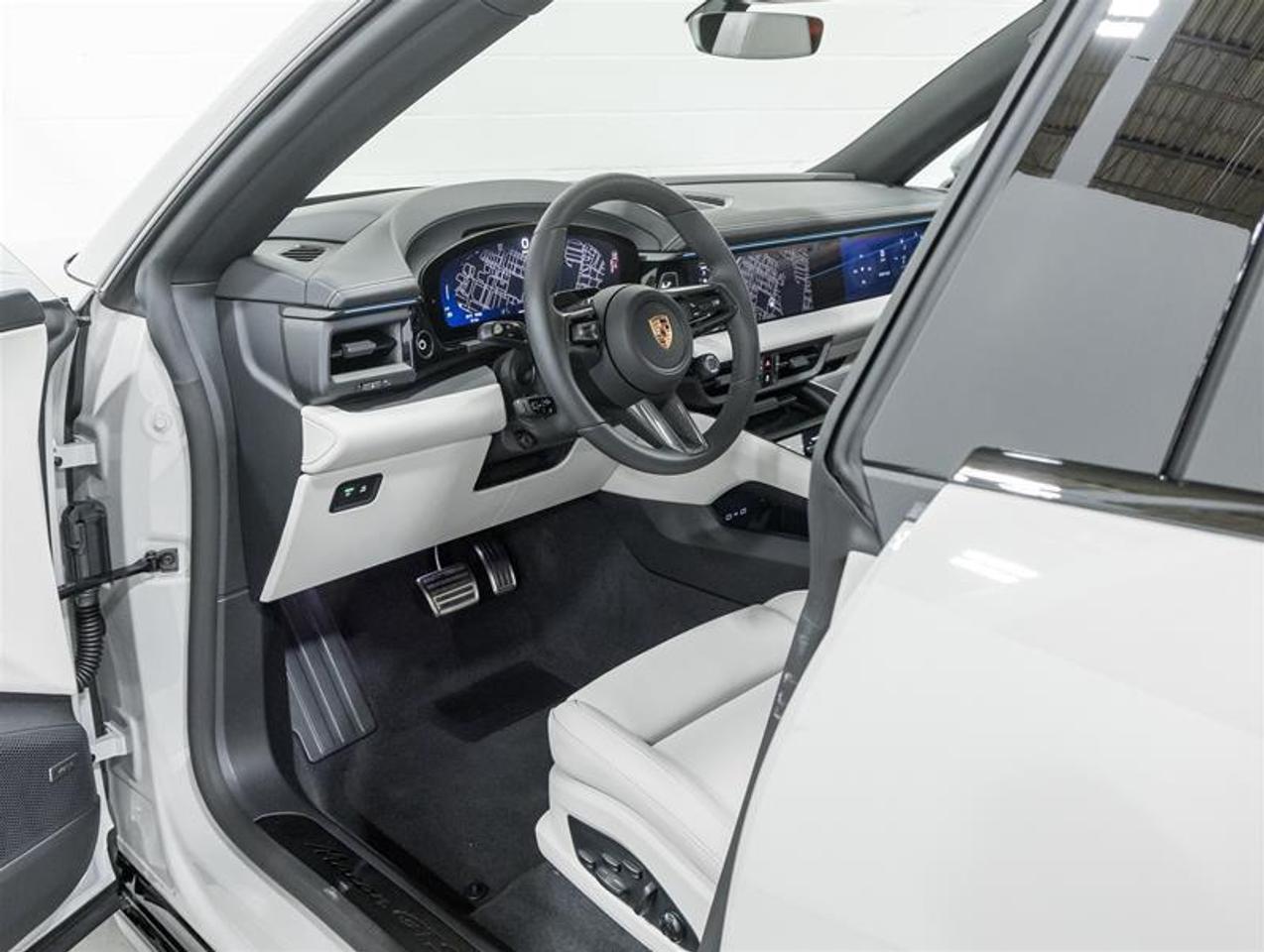 2026 Porsche Macan  Photo