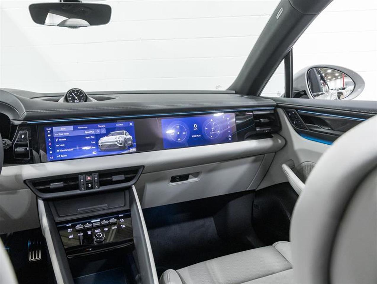 2026 Porsche Macan  Photo