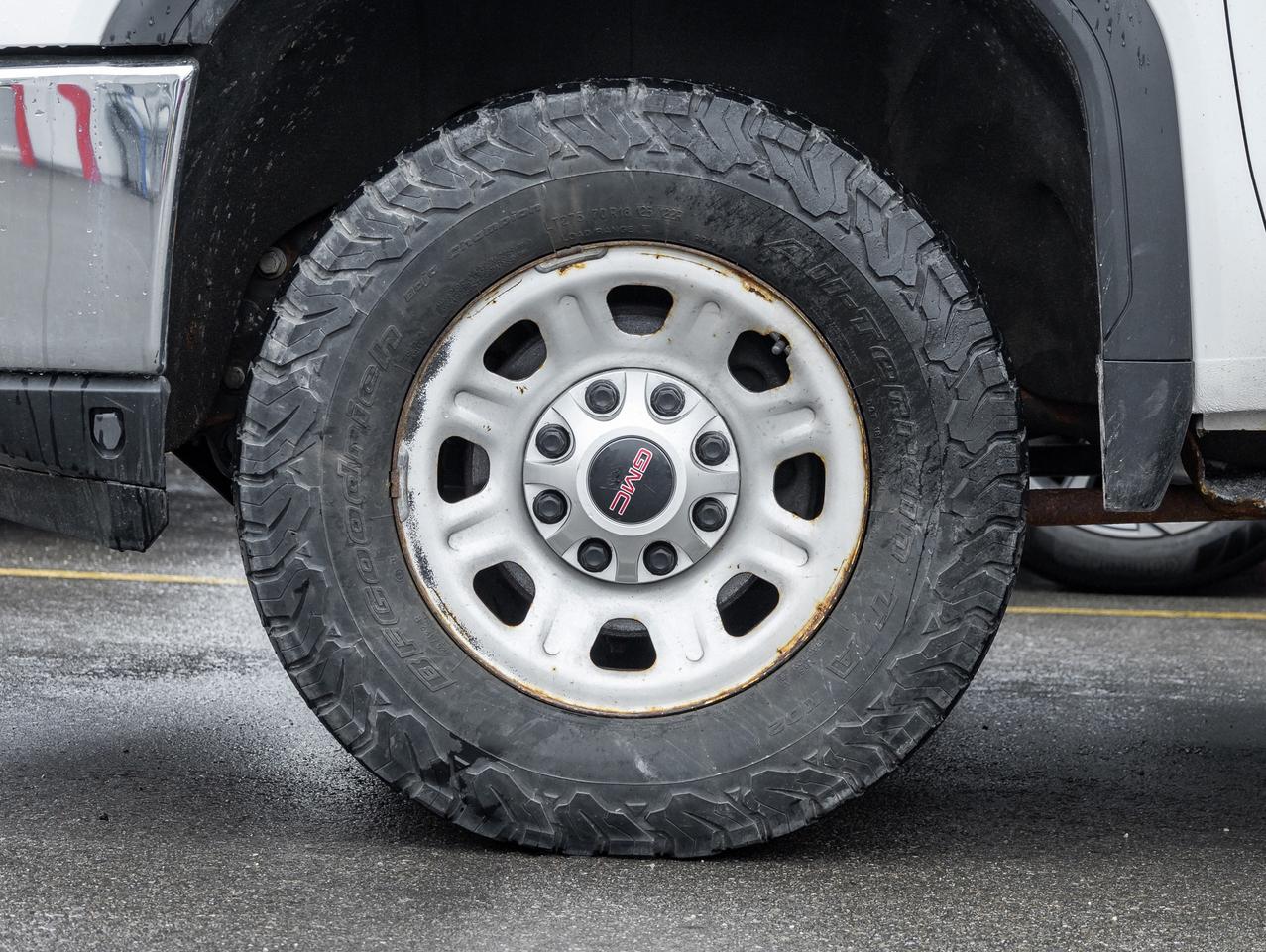2020 GMC Sierra 3500HD Diesel   Long Bed   Convenience PKG   Snow Prep Photo3