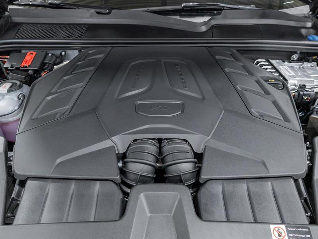 2026 Porsche Cayenne  Photo2