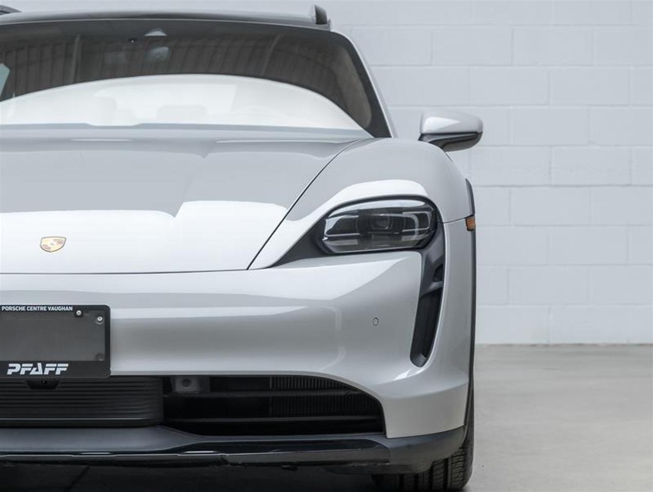 2022 Porsche Taycan  Photo3