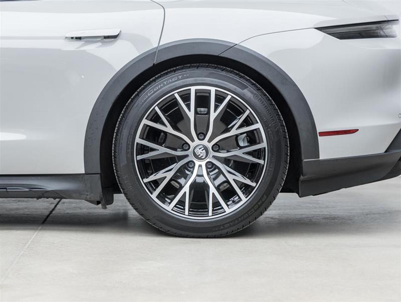 2022 Porsche Taycan  Photo