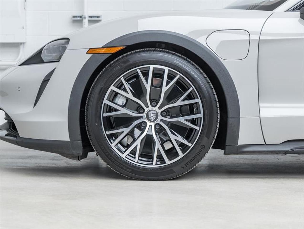 2022 Porsche Taycan  Photo