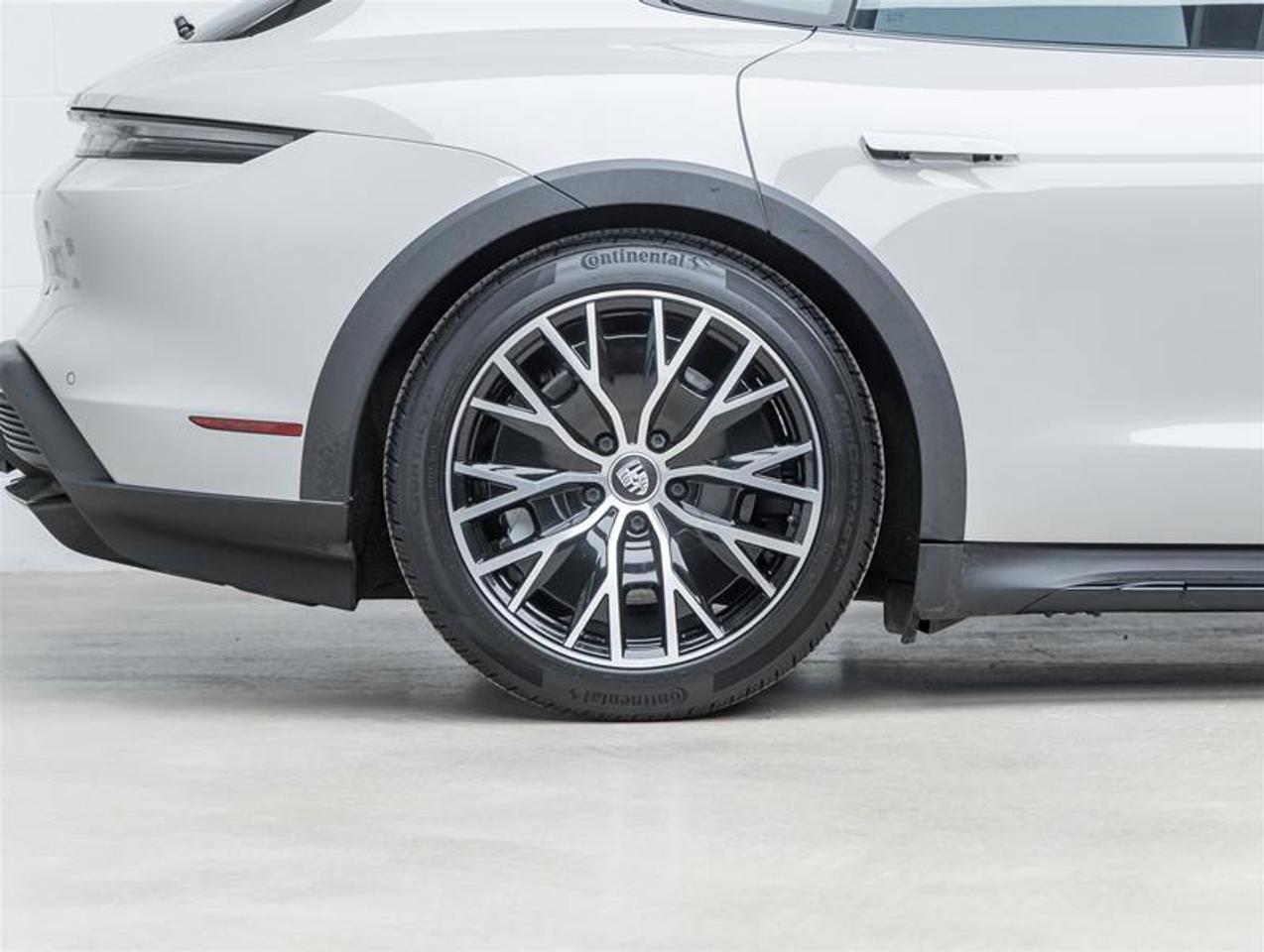2022 Porsche Taycan  Photo