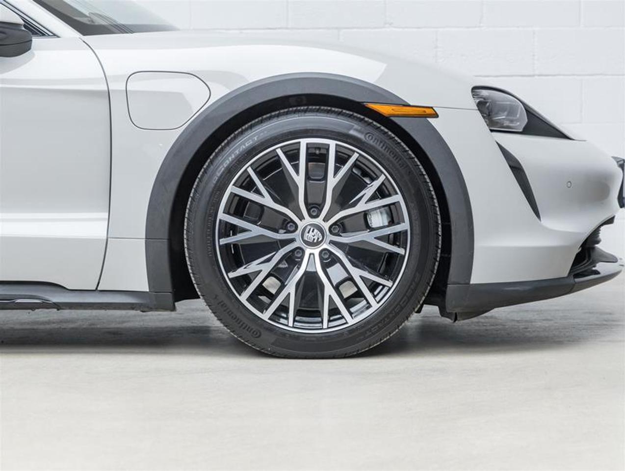 2022 Porsche Taycan  Photo