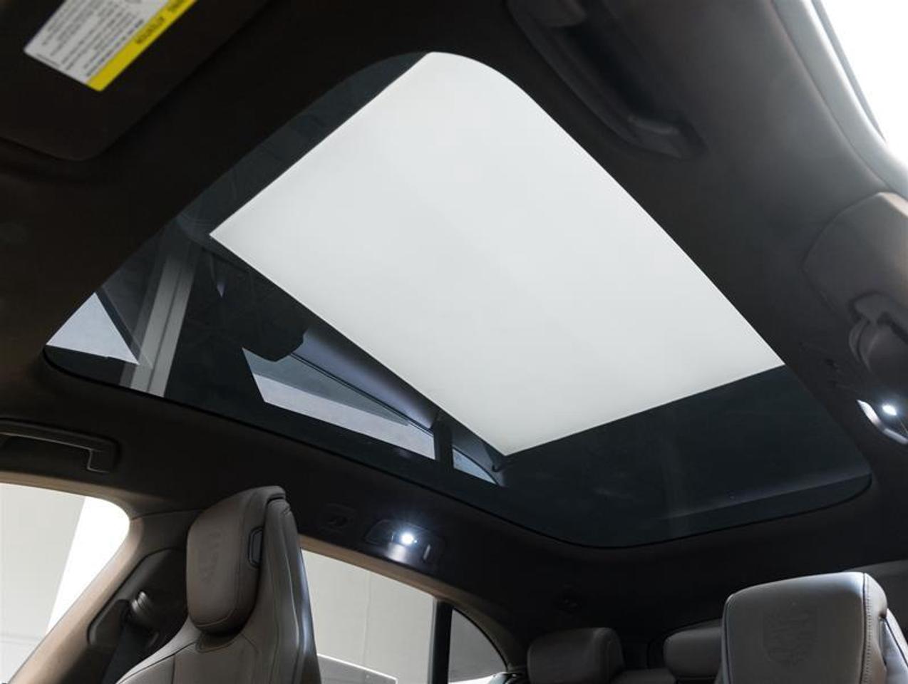 2022 Porsche Taycan  Photo