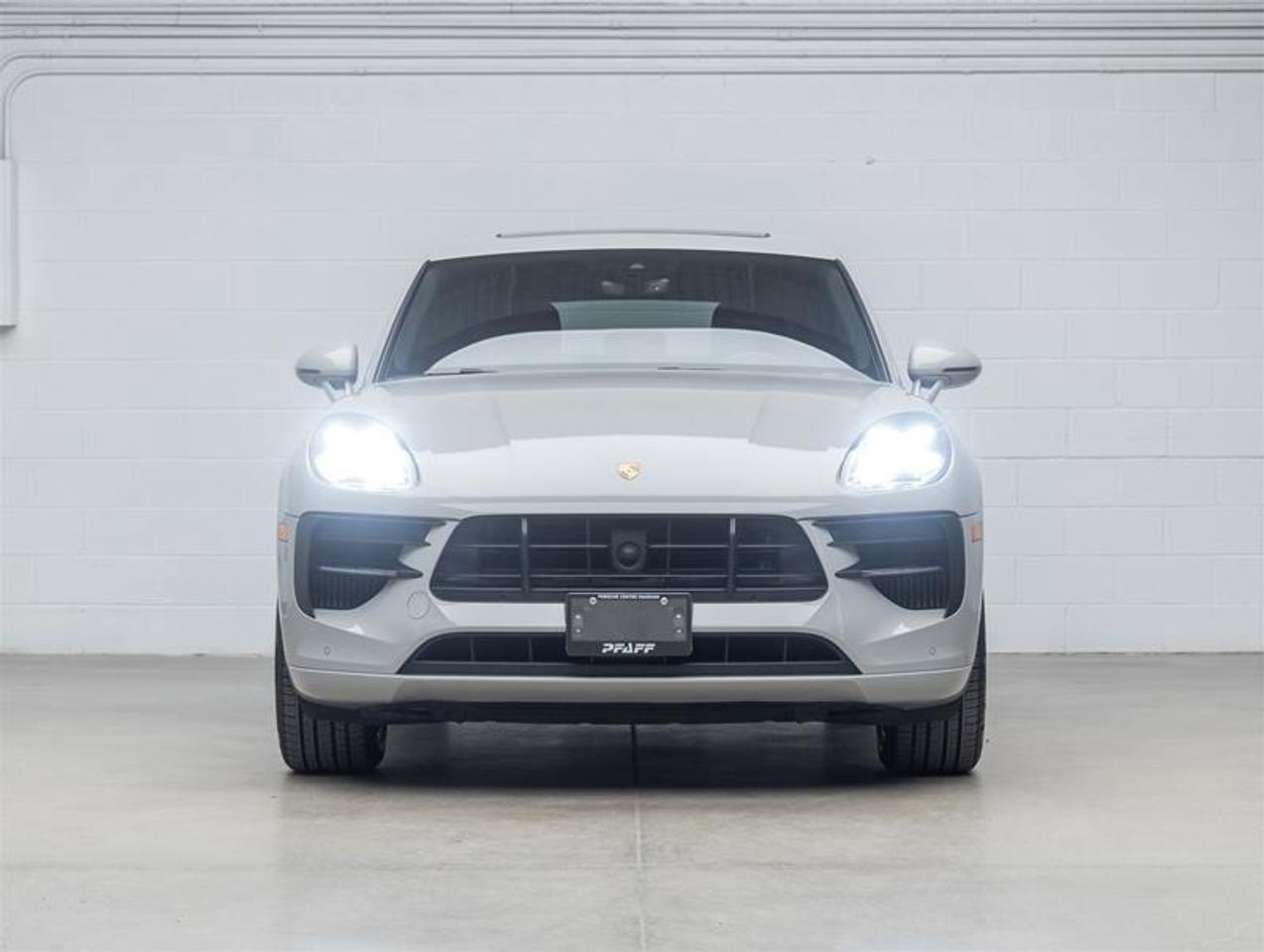 2020 Porsche Macan  Photo