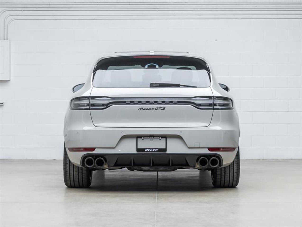 2020 Porsche Macan  Photo