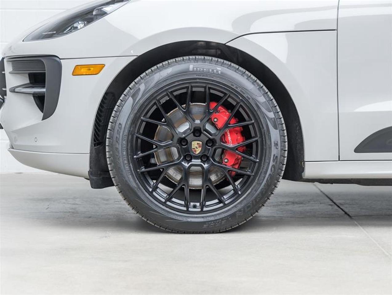 2020 Porsche Macan  Photo