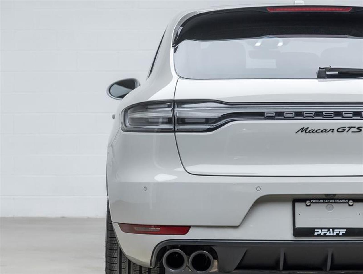 2020 Porsche Macan  Photo