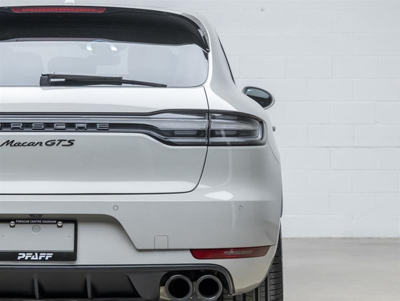 2020 Porsche Macan  Photo