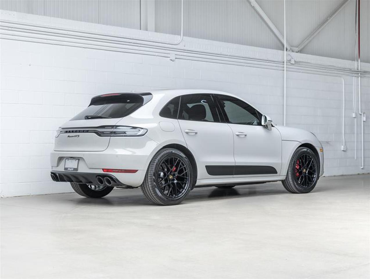 2020 Porsche Macan  Photo