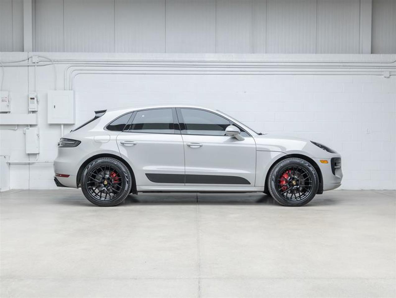 2020 Porsche Macan  Photo