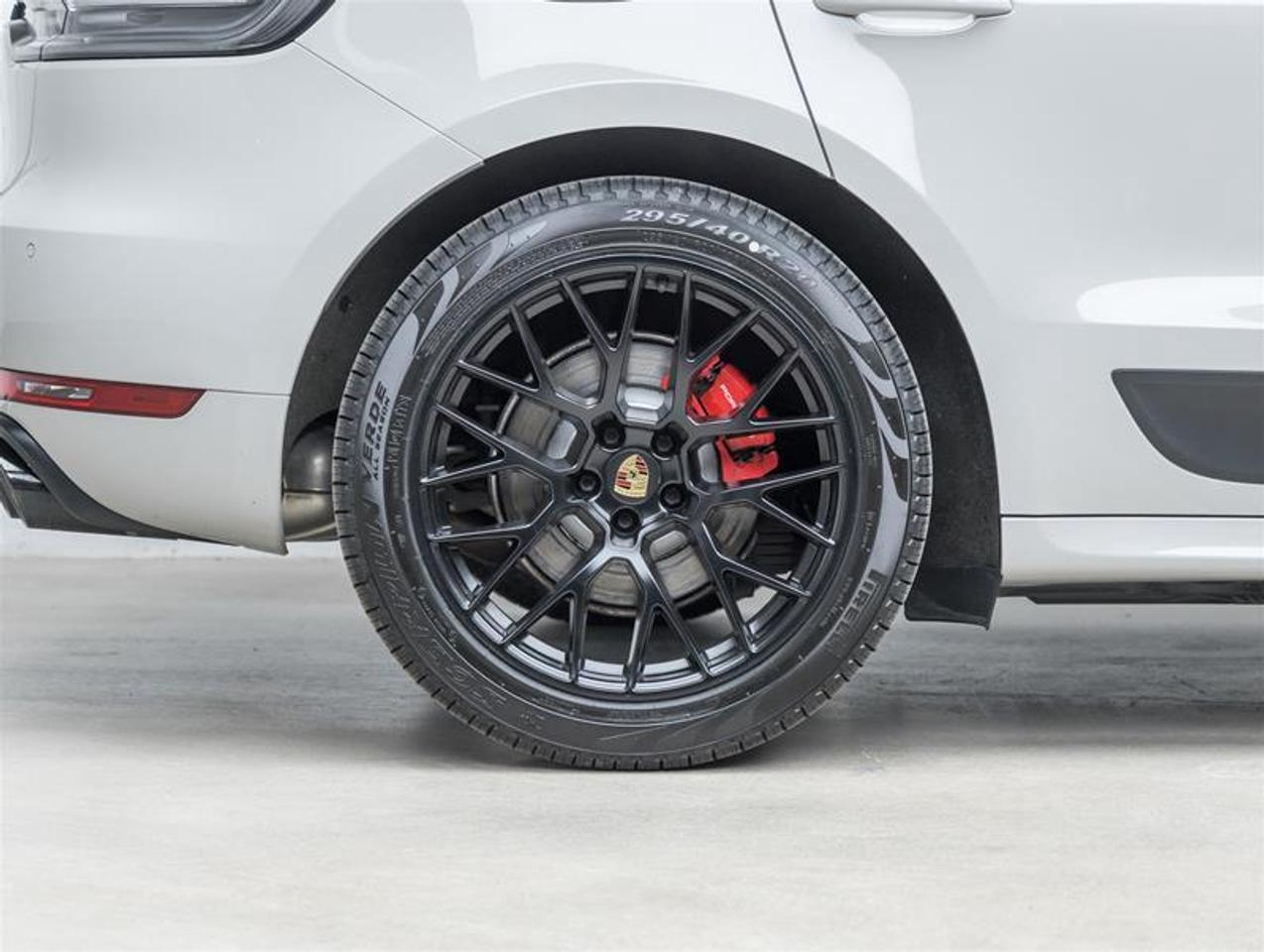 2020 Porsche Macan  Photo
