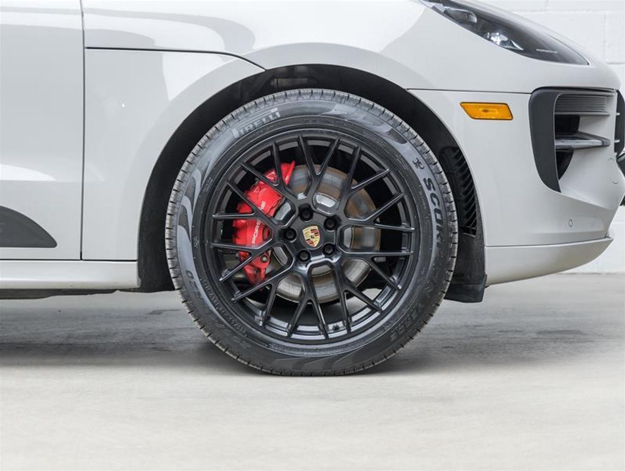 2020 Porsche Macan  Photo