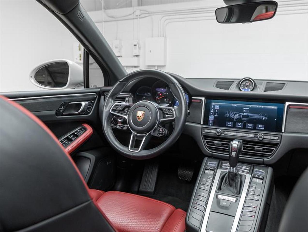 2020 Porsche Macan  Photo