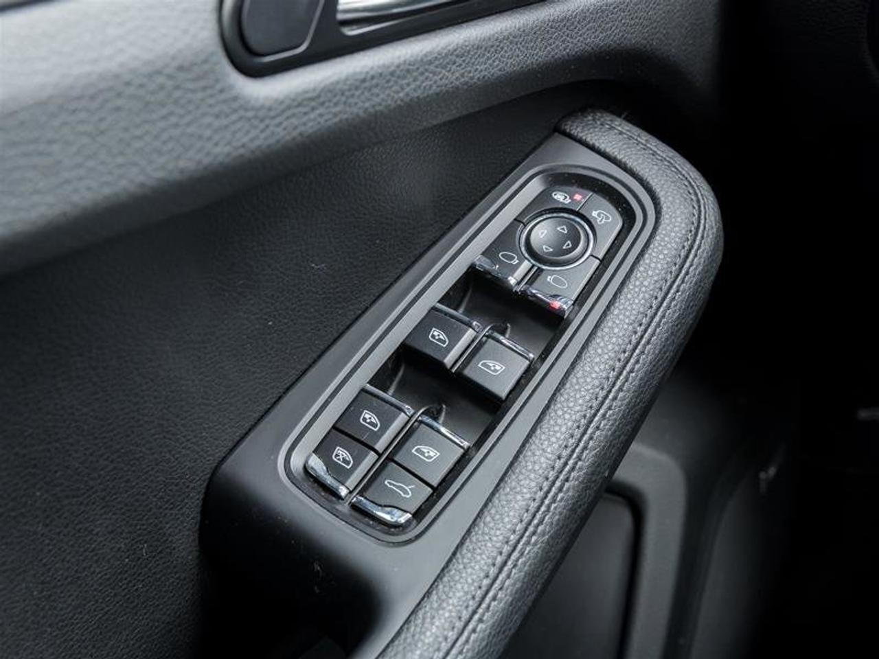 2019 Porsche Macan AWD Premium Pkg Plus Lane Change Assist Porsche Cr Photo