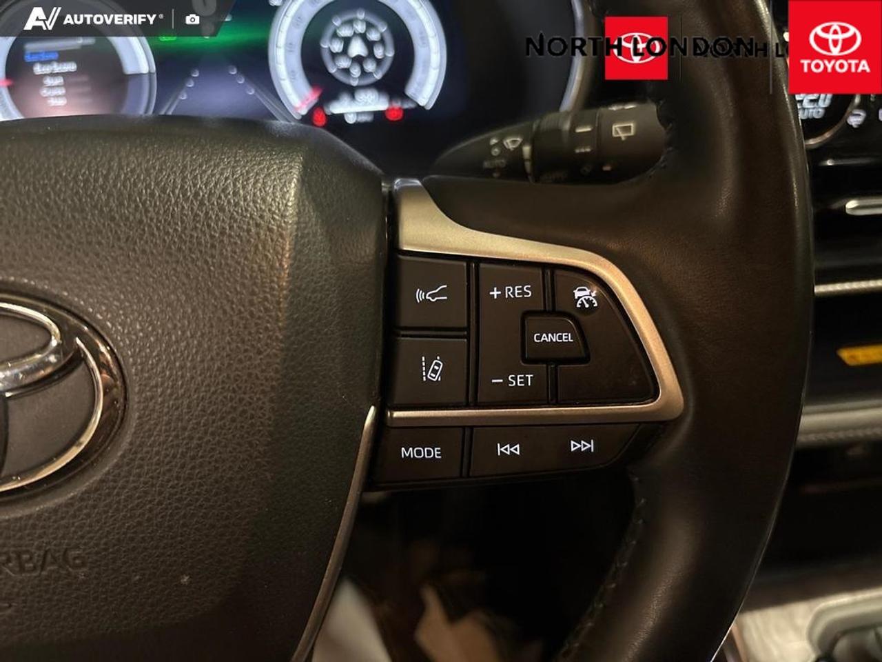 2023 Toyota Highlander Hybrid Limited 4dr All-Wheel Drive Photo