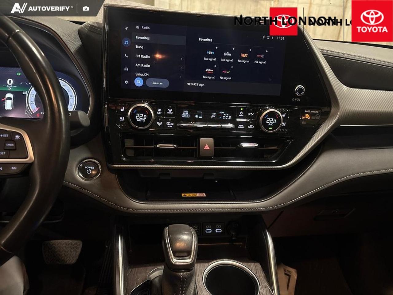 2023 Toyota Highlander Hybrid Limited 4dr All-Wheel Drive Photo