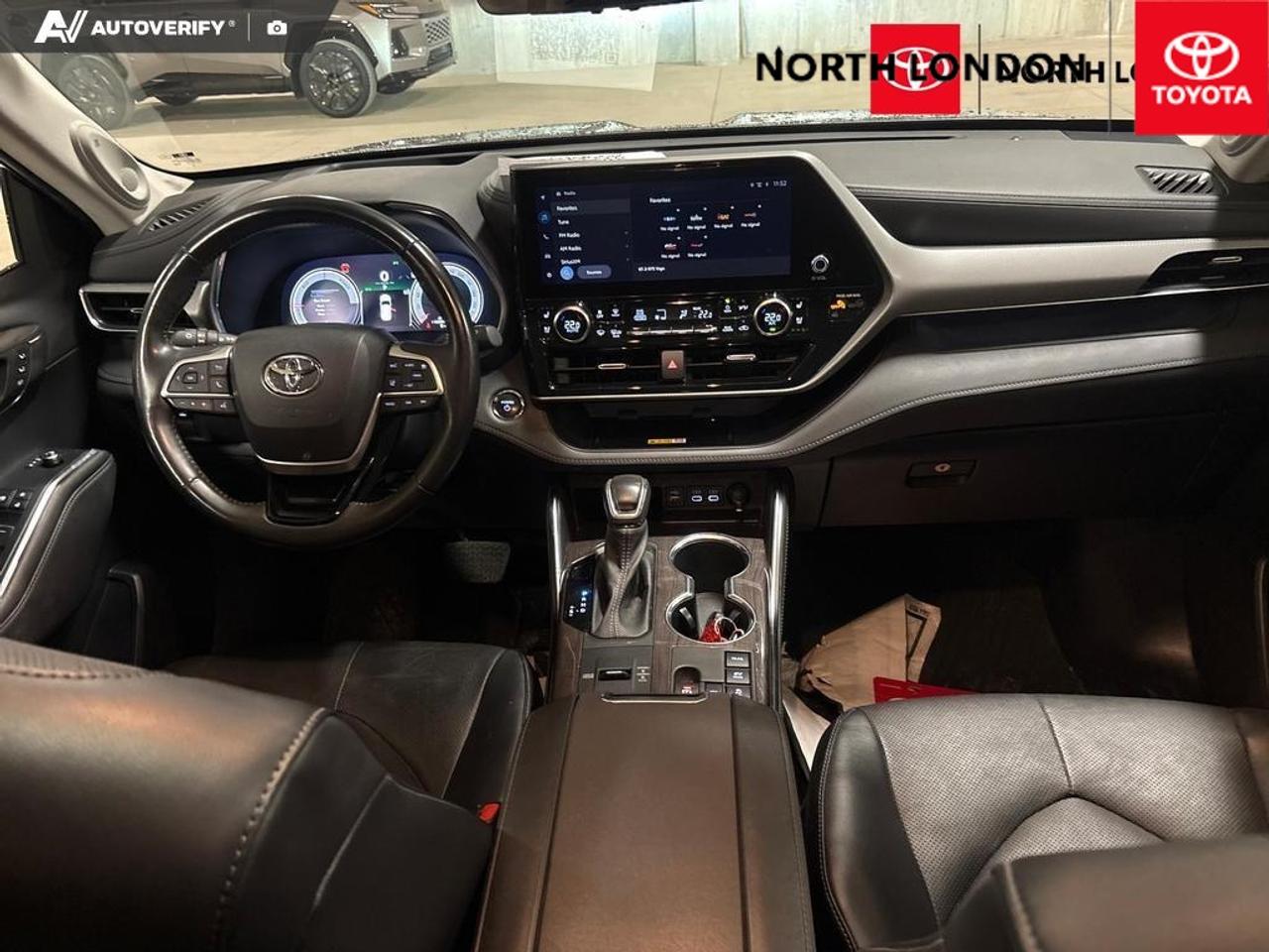 2023 Toyota Highlander Hybrid Limited 4dr All-Wheel Drive Photo