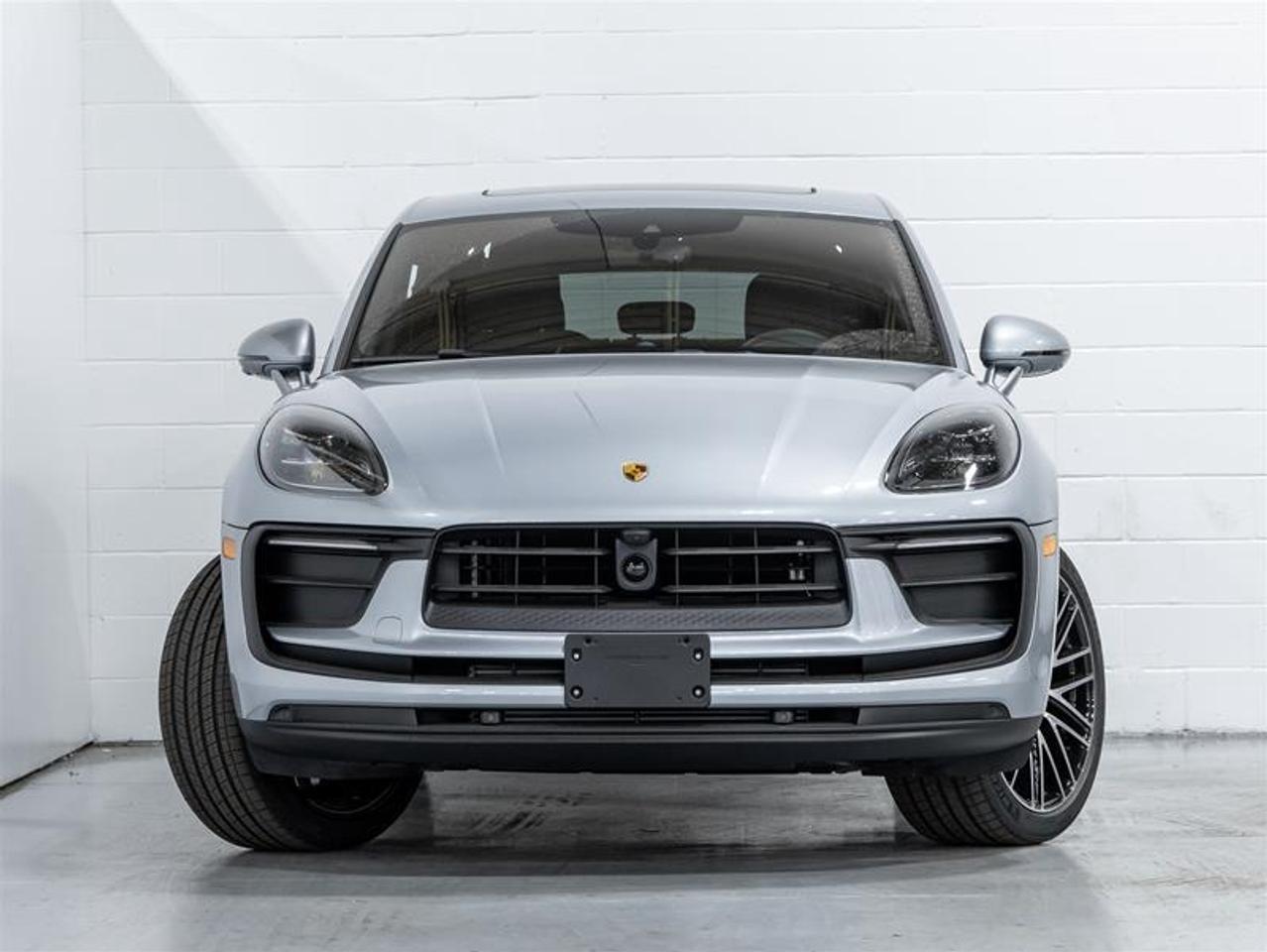 2025 Porsche Macan  Photo