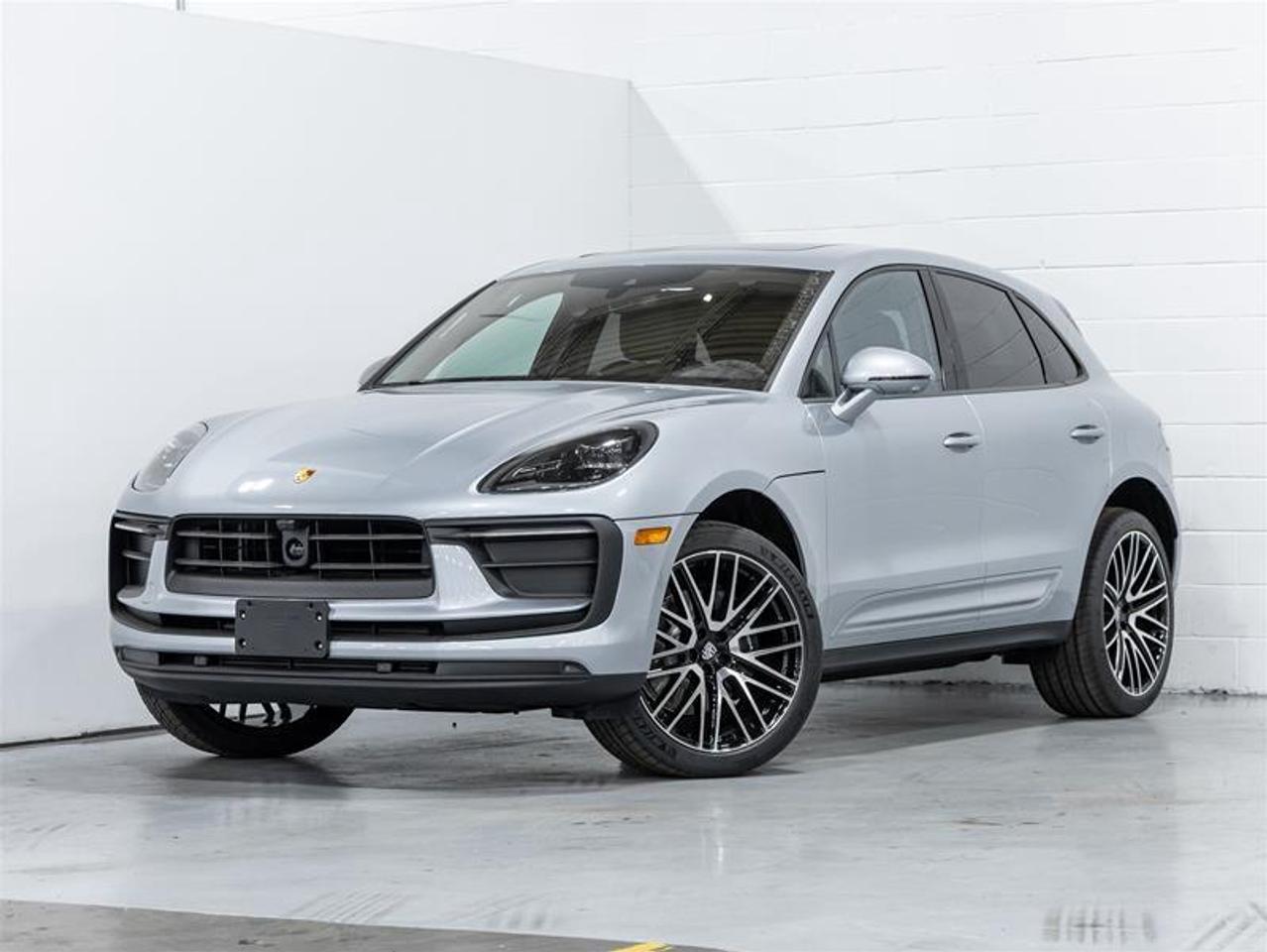 2025 Porsche Macan  Photo0