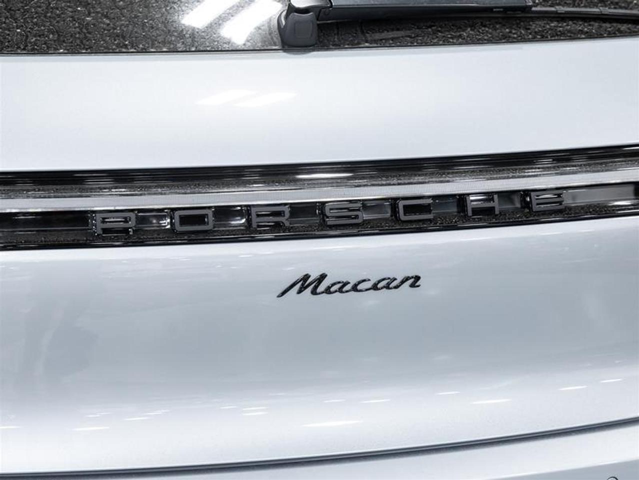 2025 Porsche Macan  Photo