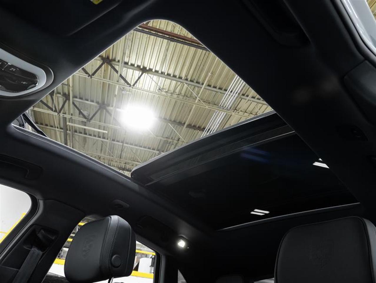 2025 Porsche Macan  Photo