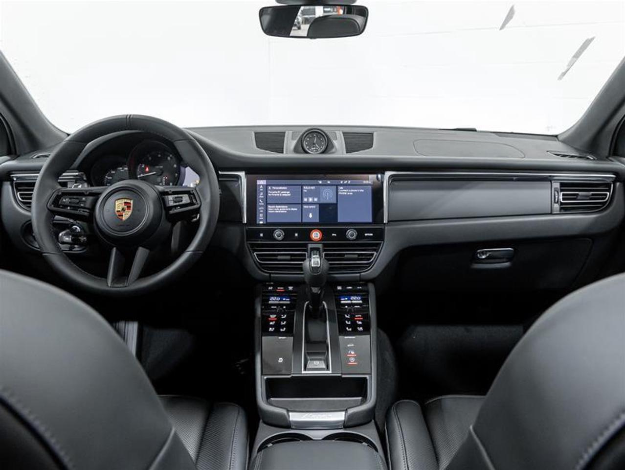 2025 Porsche Macan  Photo