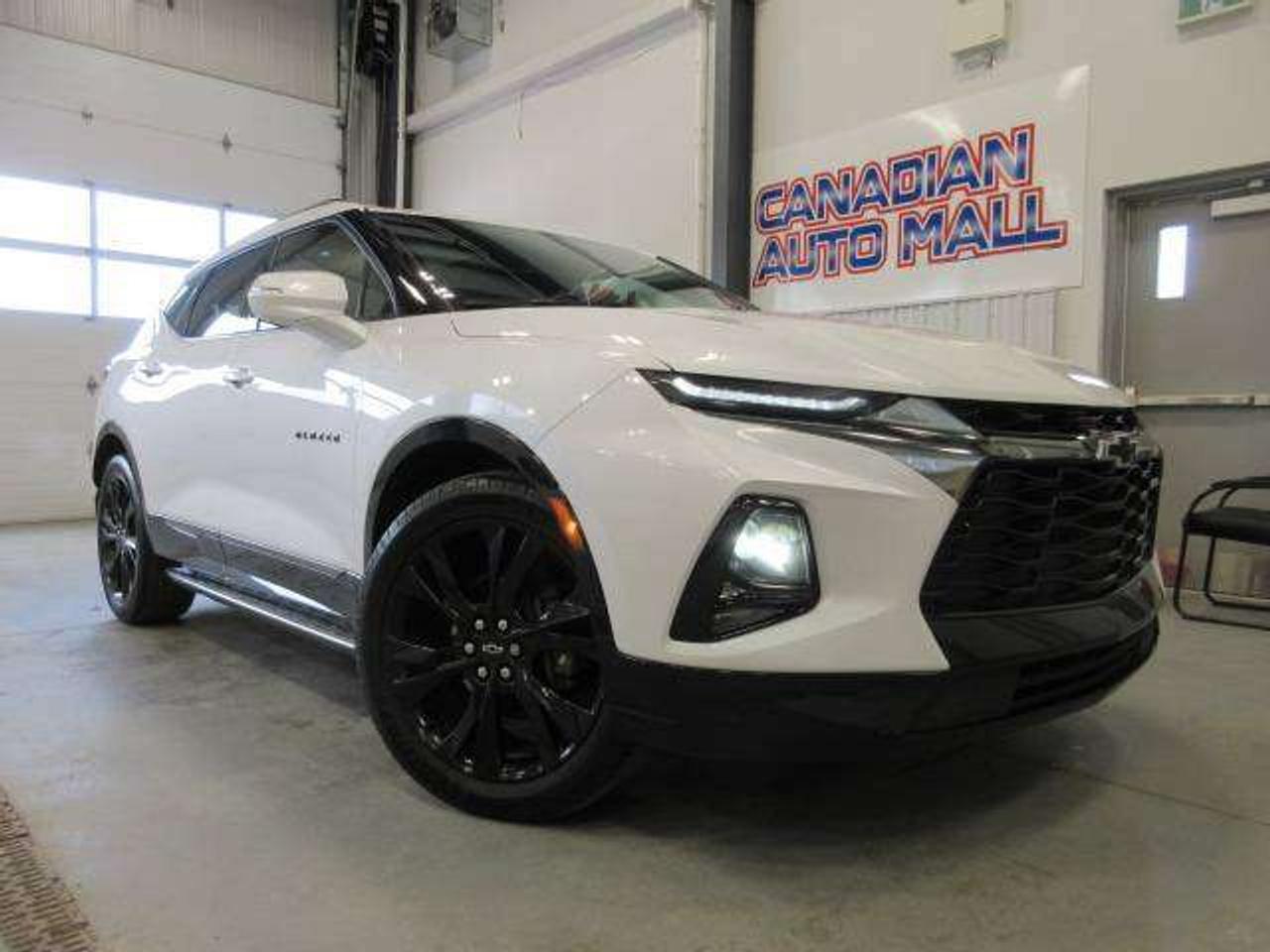 2020 Chevrolet Blazer RS AWD V6, NAV, ROOF, LEATHER, APPLE/ANDROID, 99K! Photo