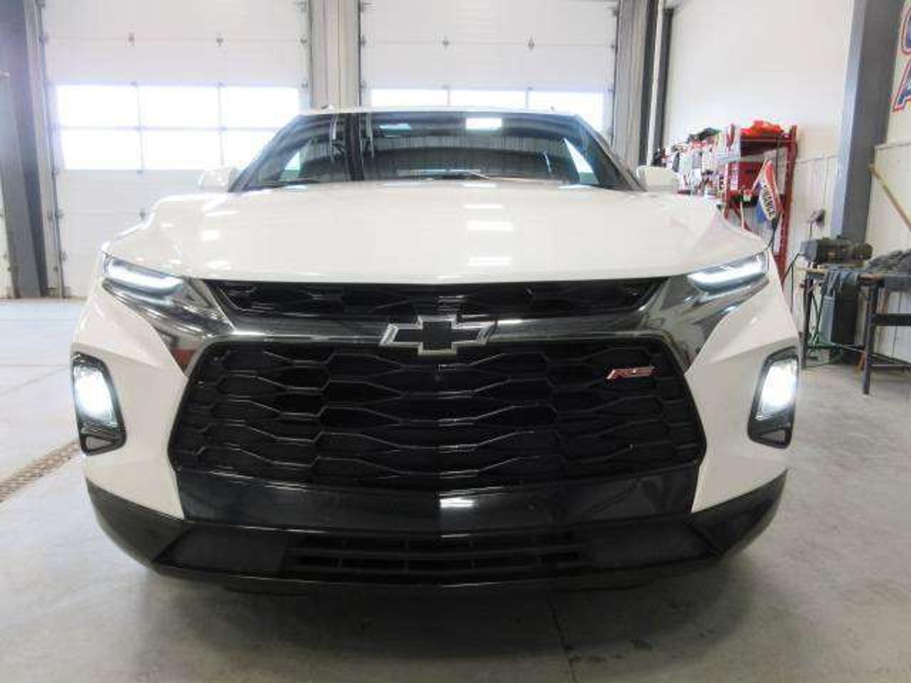 2020 Chevrolet Blazer RS AWD V6, NAV, ROOF, LEATHER, APPLE/ANDROID, 99K! Photo
