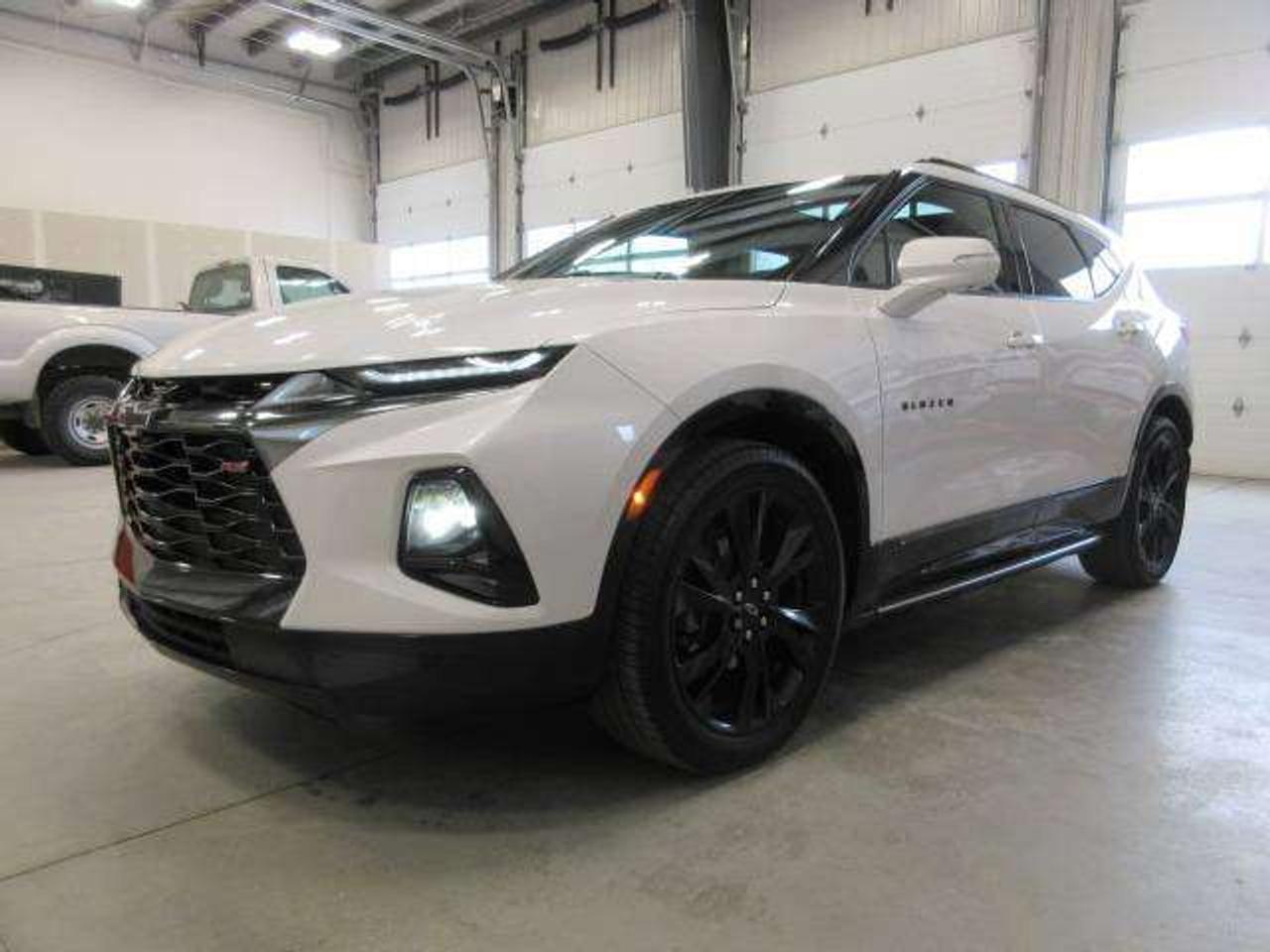 2020 Chevrolet Blazer RS AWD V6, NAV, ROOF, LEATHER, APPLE/ANDROID, 99K! Photo