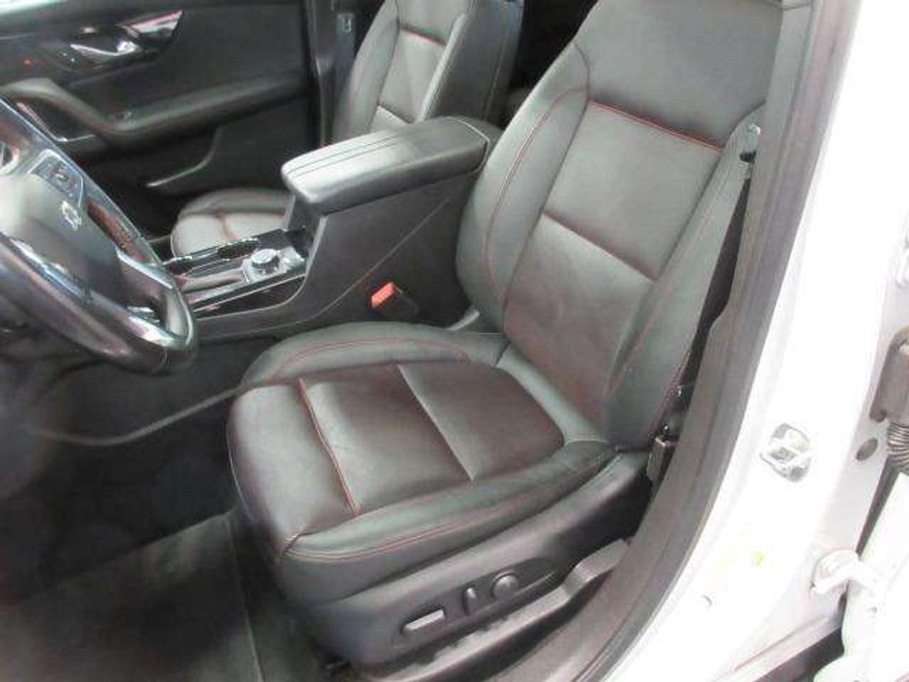 2020 Chevrolet Blazer RS AWD V6, NAV, ROOF, LEATHER, APPLE/ANDROID, 99K! Photo