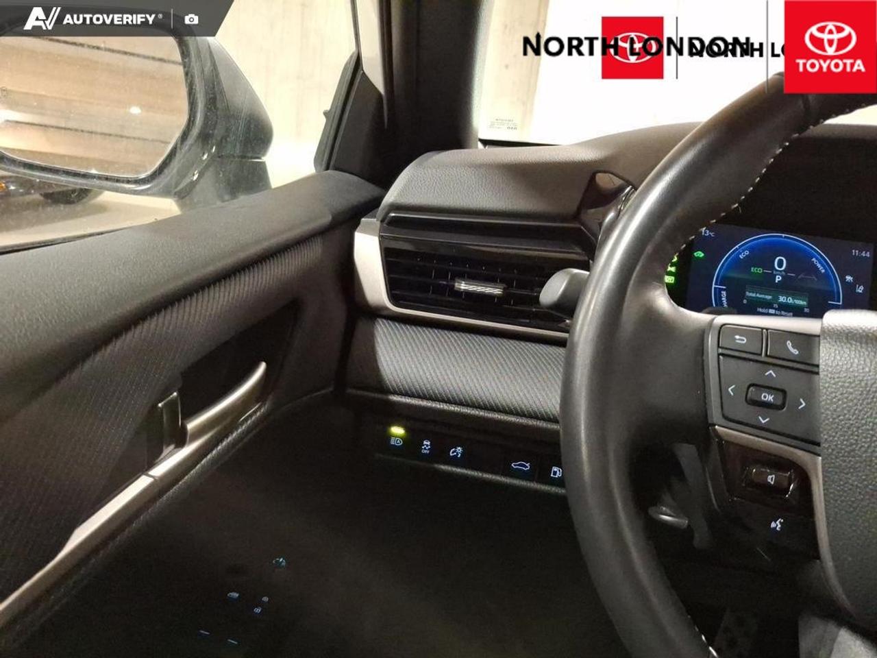 2025 Toyota Camry SE 4dr Front-Wheel Drive Sedan Photo