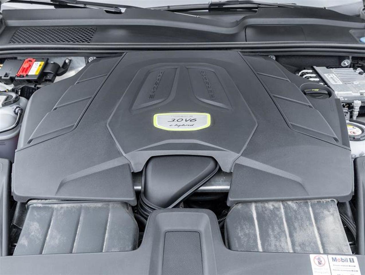 2019 Porsche Cayenne E-Hybrid AWD Existing Warranty Until Nov 2026 Lane Photo