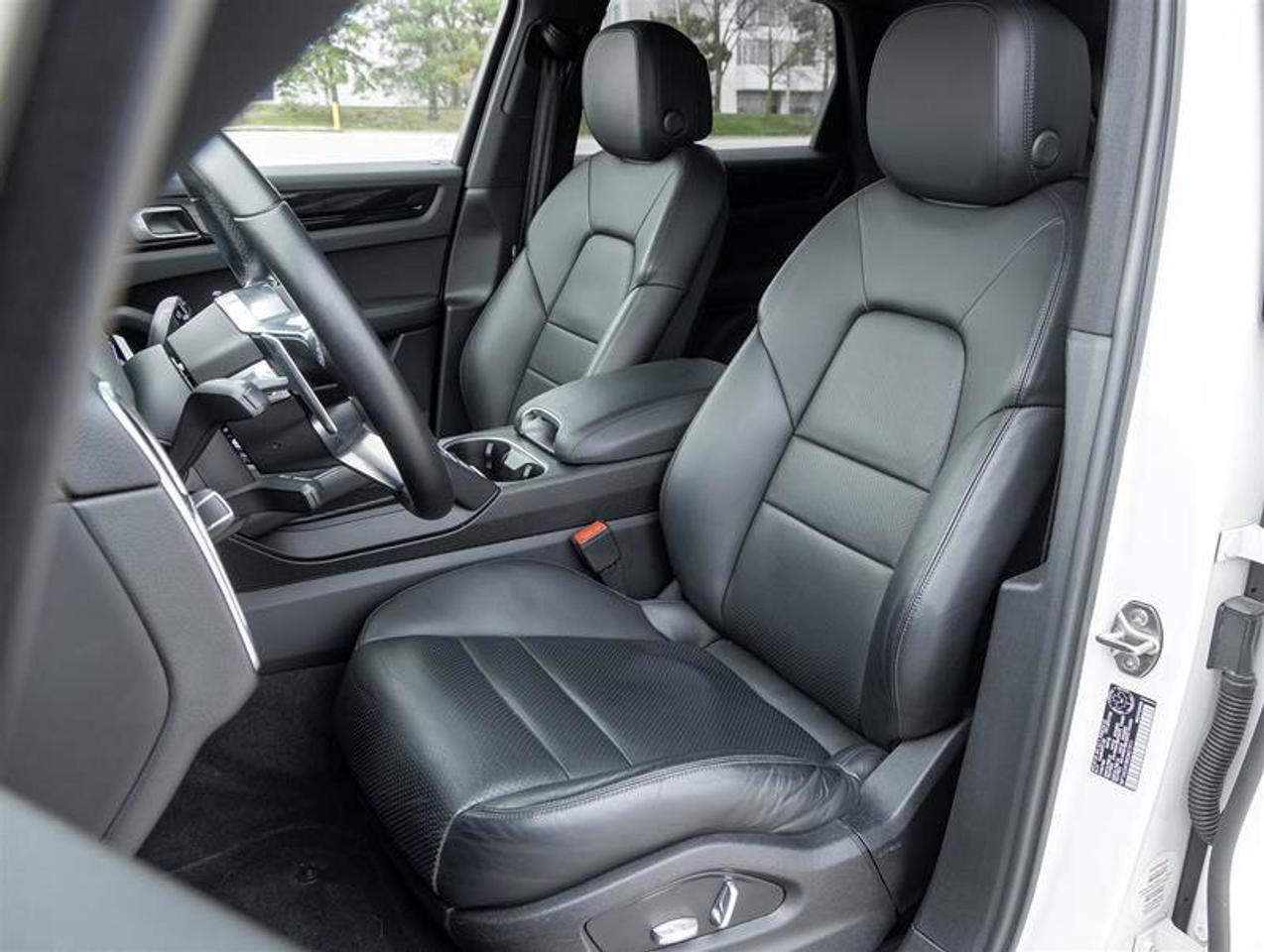 2019 Porsche Cayenne E-Hybrid AWD Existing Warranty Until Nov 2026 Lane Photo