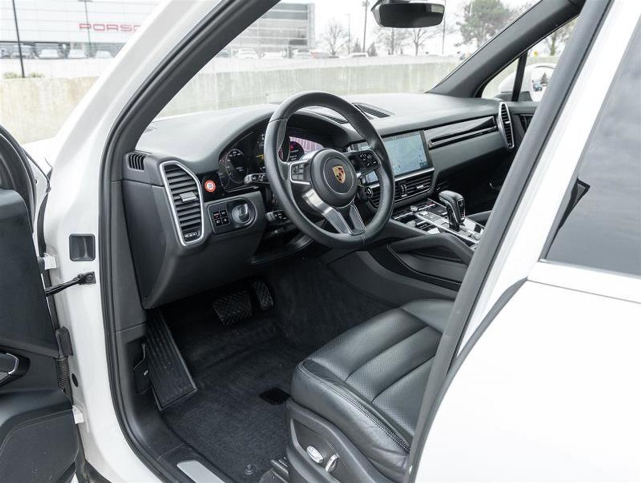 2019 Porsche Cayenne E-Hybrid AWD Existing Warranty Until Nov 2026 Lane Photo
