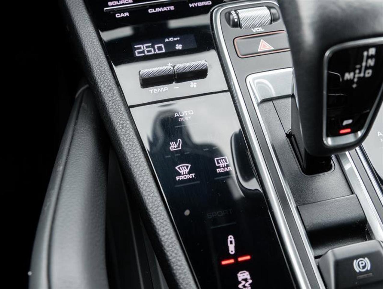 2019 Porsche Cayenne E-Hybrid AWD Existing Warranty Until Nov 2026 Lane Photo