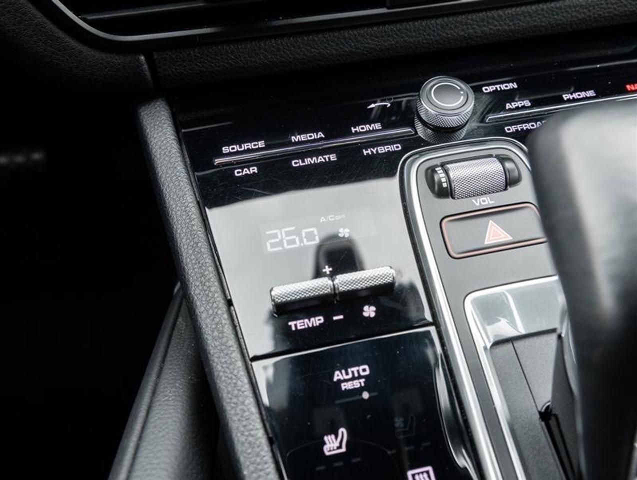 2019 Porsche Cayenne E-Hybrid AWD Existing Warranty Until Nov 2026 Lane Photo