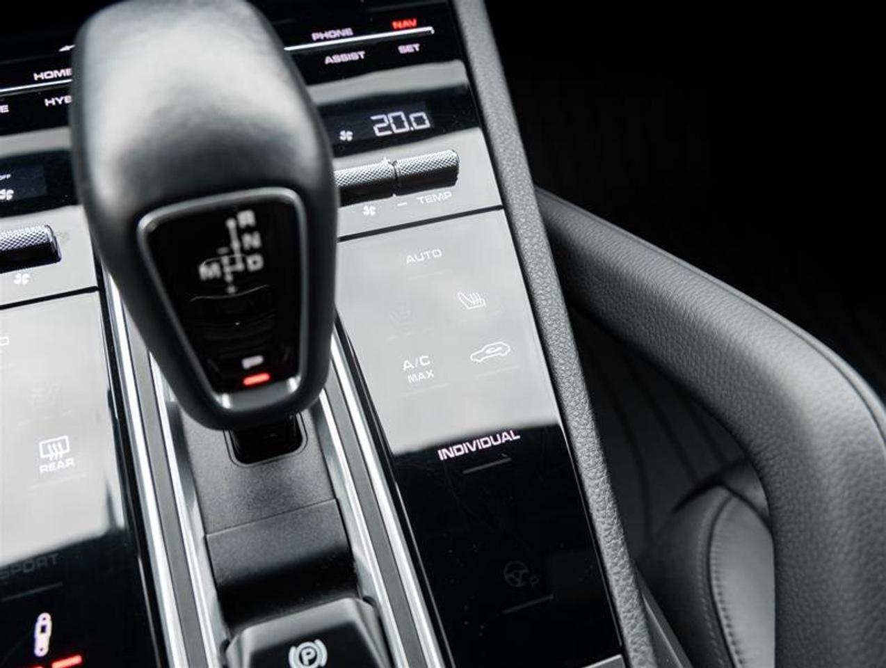 2019 Porsche Cayenne E-Hybrid AWD Existing Warranty Until Nov 2026 Lane Photo